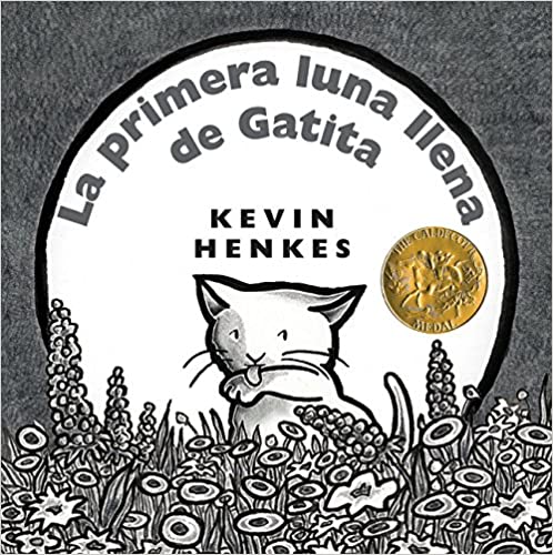 Book cover of La Primera Luna Ilena de Gatita with an illustration of a cat licking themselves.