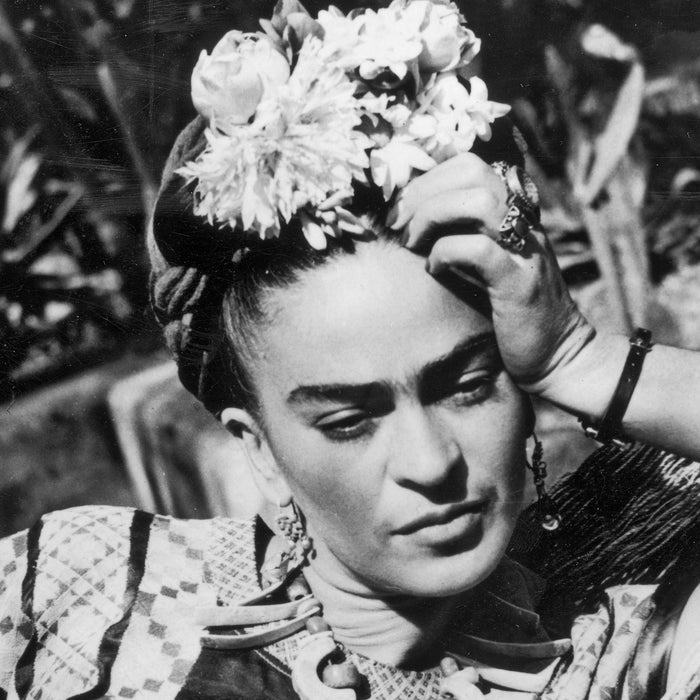 10 Fast Facts about Frida Kahlo!