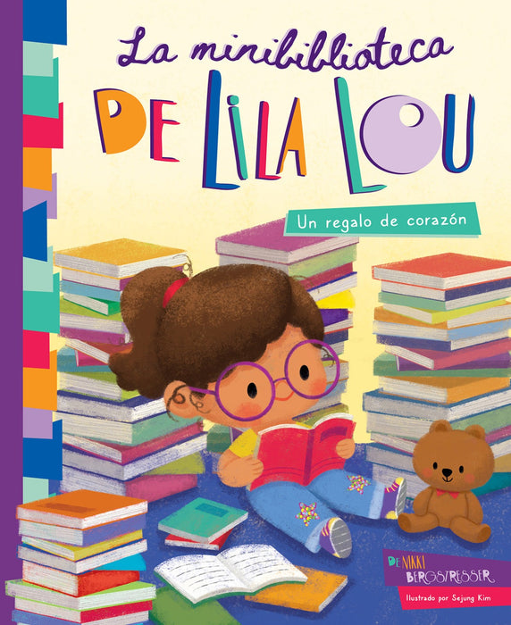 Book cover of La Minibiblioteca de Lila Lou with an illustration of a little girl reading a book with a stuffed animal surrounded by piles of books.