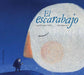 Book cover of El Escarabajo with an illustration of a person looking at the moon.